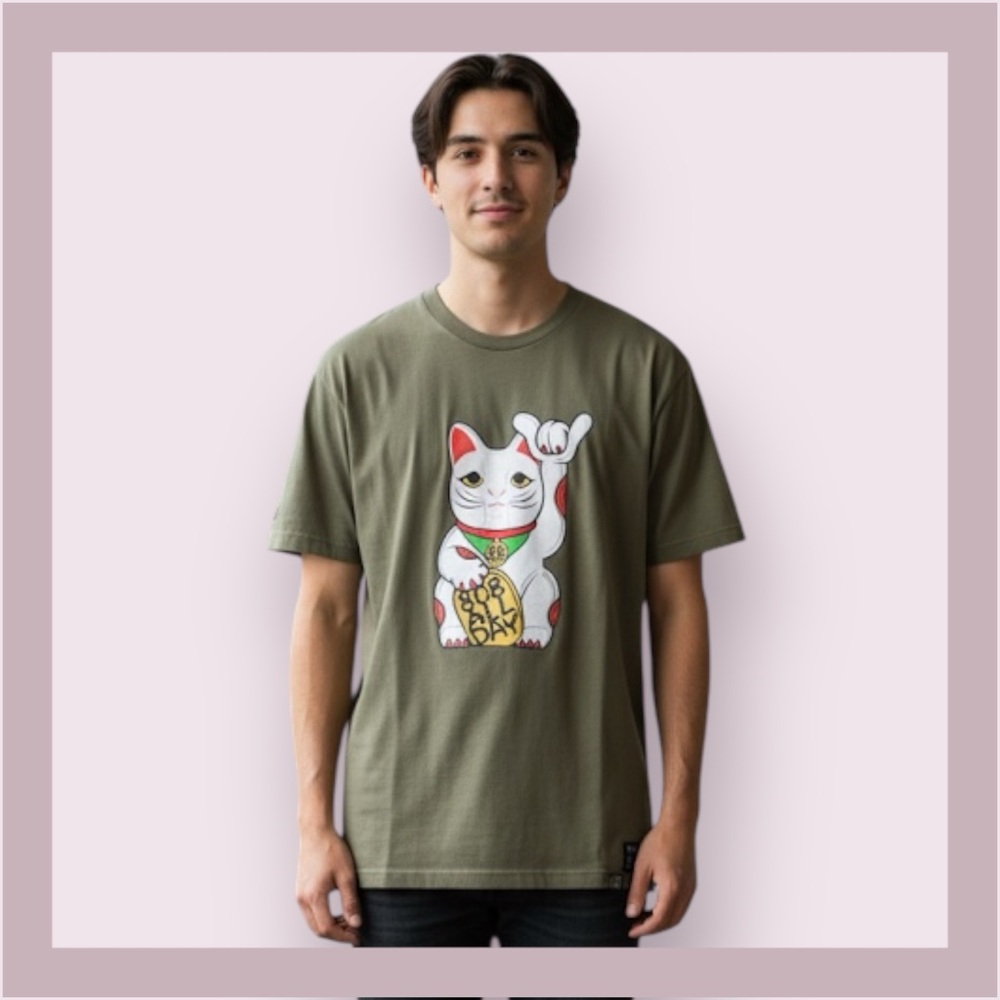808 All Day Green “Hawaii Maneki Neko (Good Luck Cat) Shaka” Tee